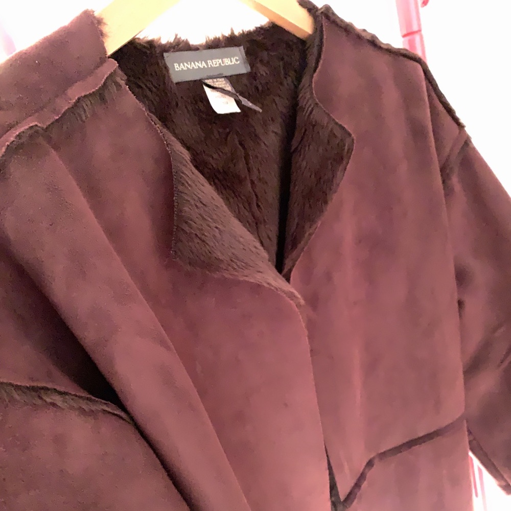 Banana Republic Blazer, 78% modacrylic, 28% polyester and 67% fabric (front).